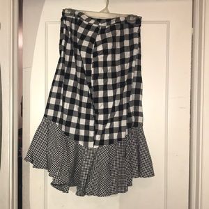 Houndstooth/ plaid size 24 skirt with back zipper